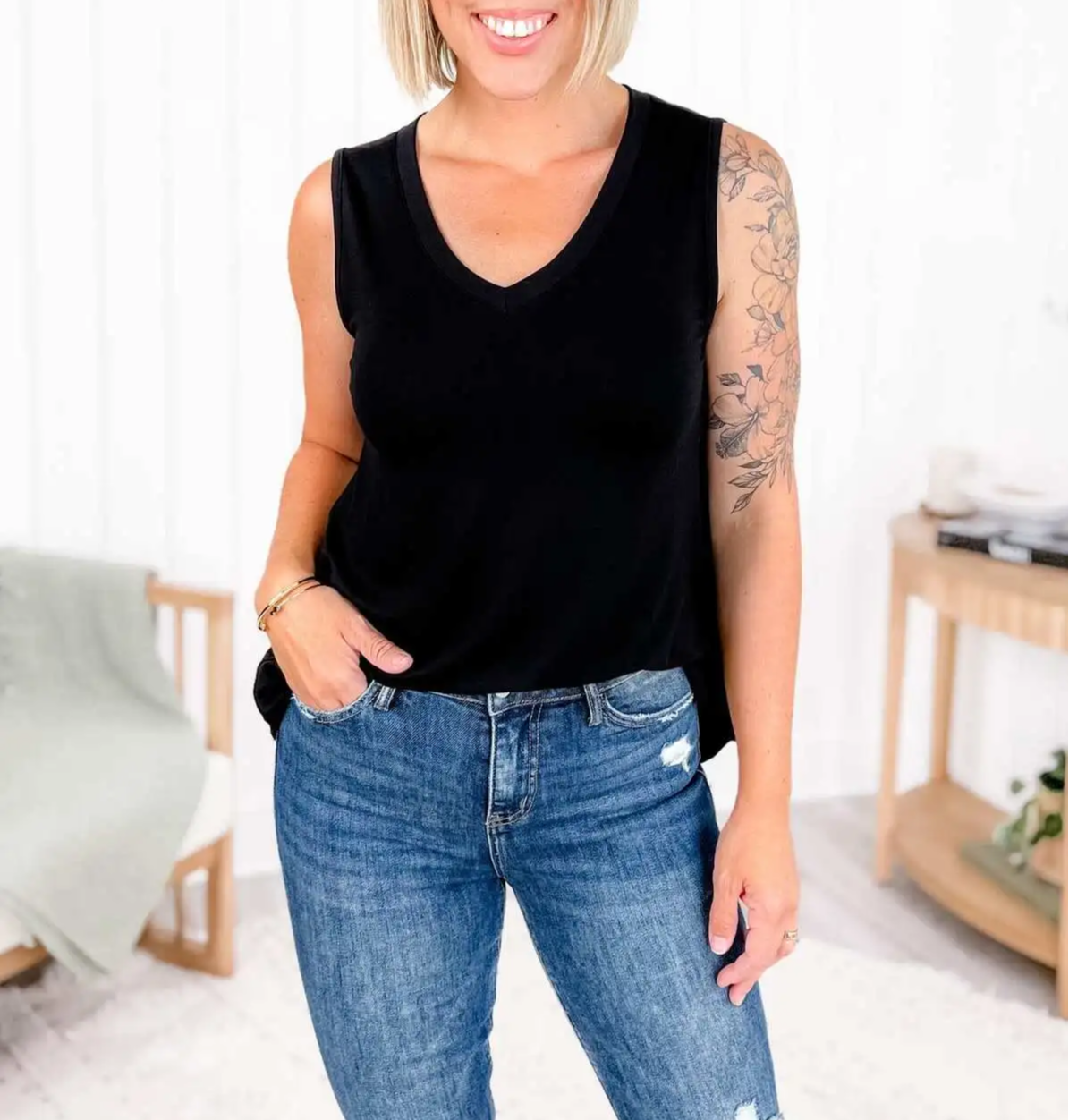 V-neck tank top(-Multiple Colors-)