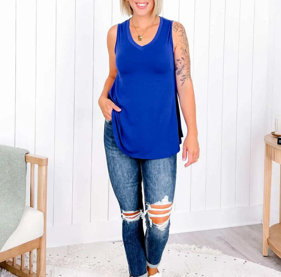 V-neck tank top(-Multiple Colors-)