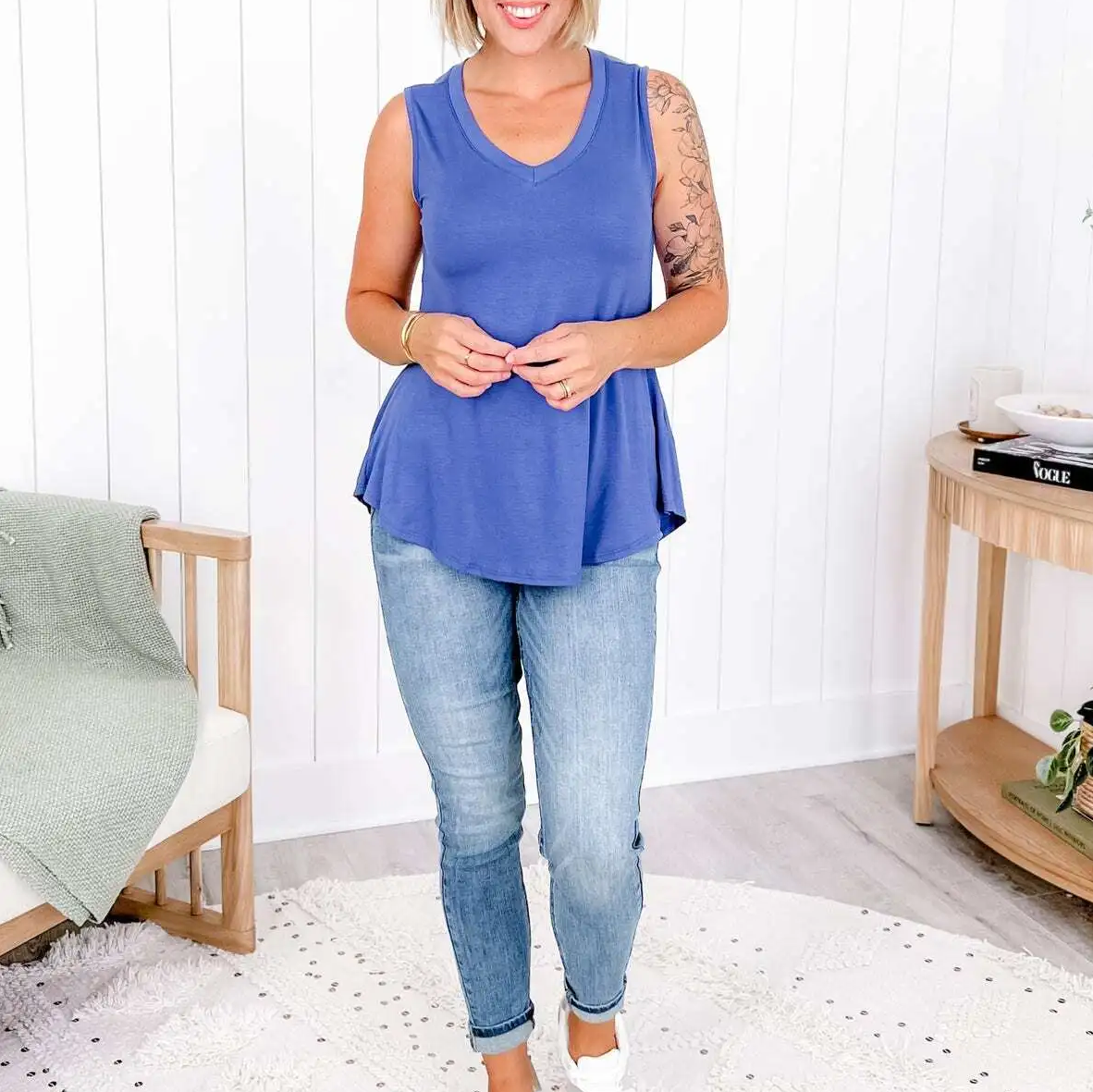 V-neck tank top(-Multiple Colors-)