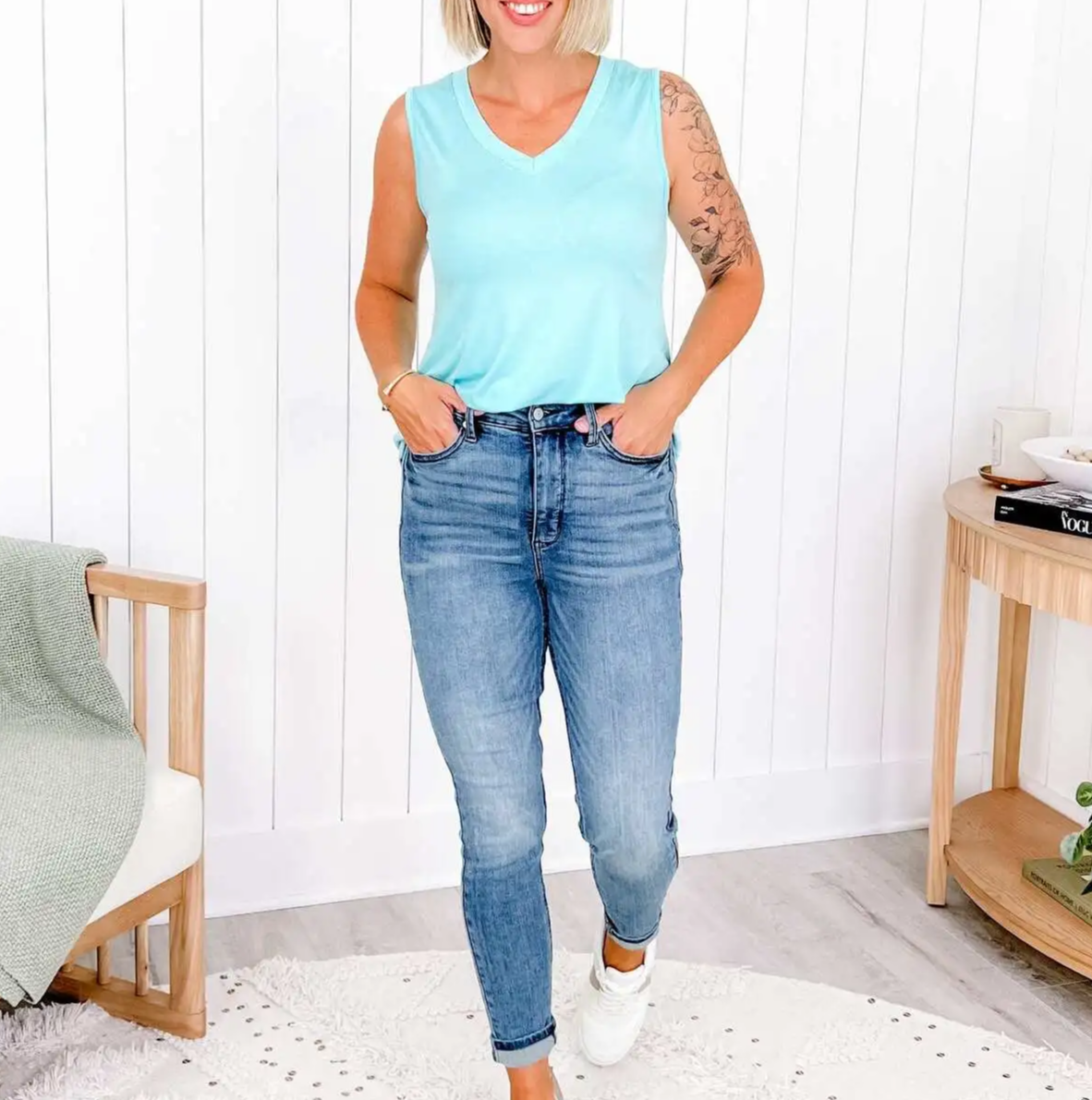V-neck tank top(-Multiple Colors-)