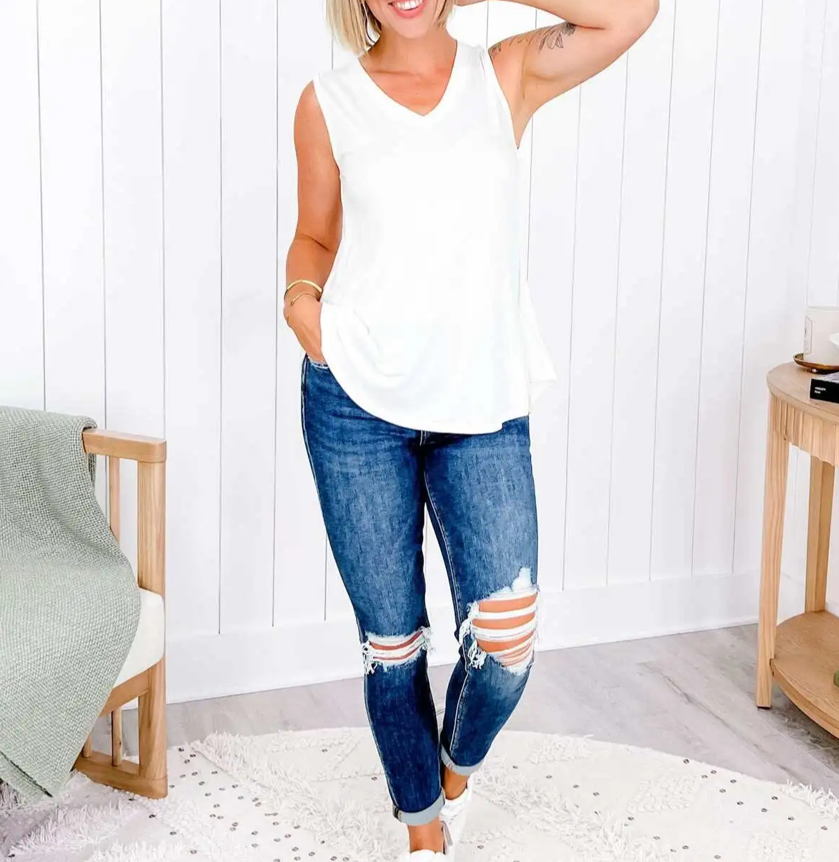 V-neck tank top(-Multiple Colors-)